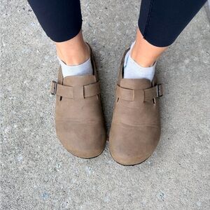 Classic Tan Women's Mules